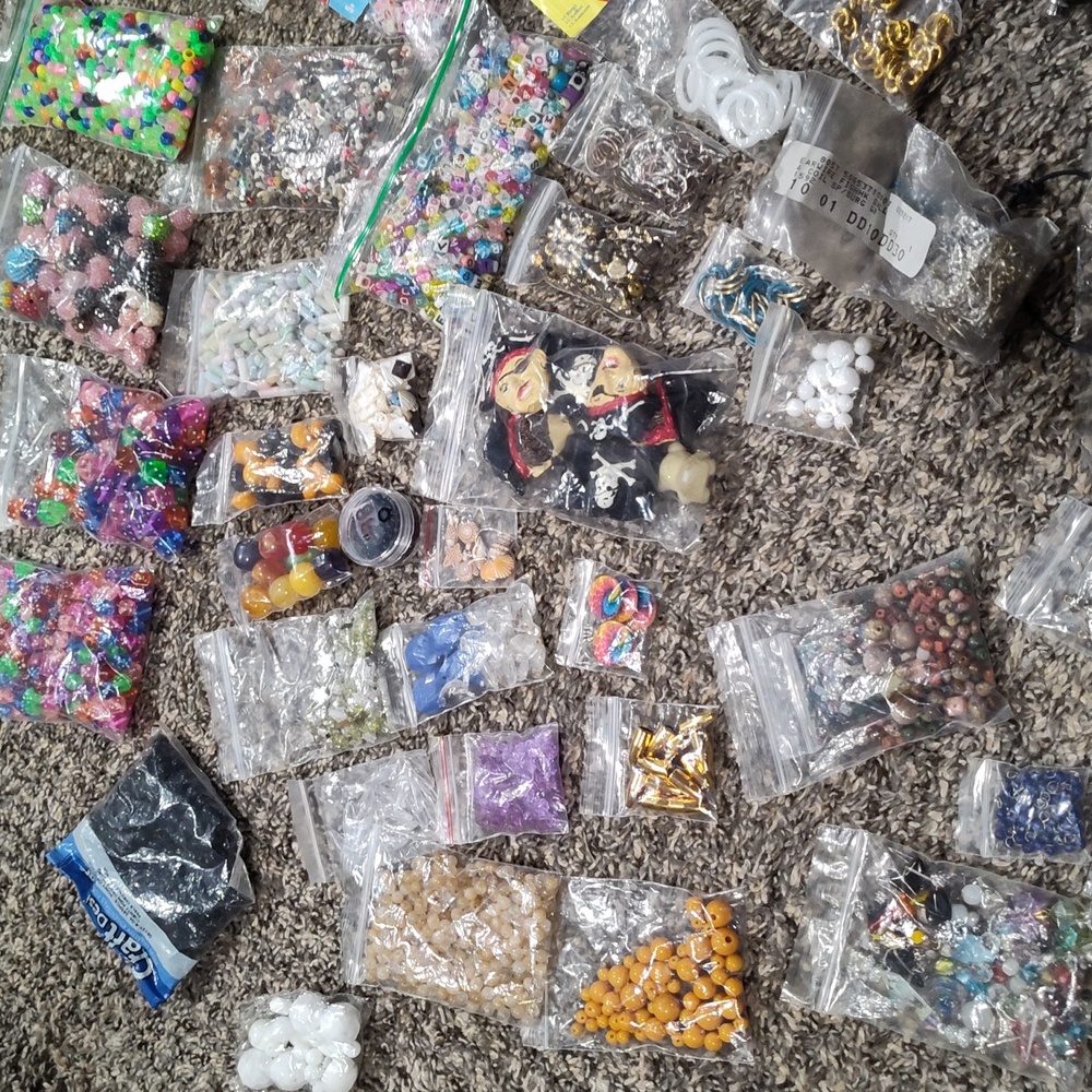 Huge bead lot  A